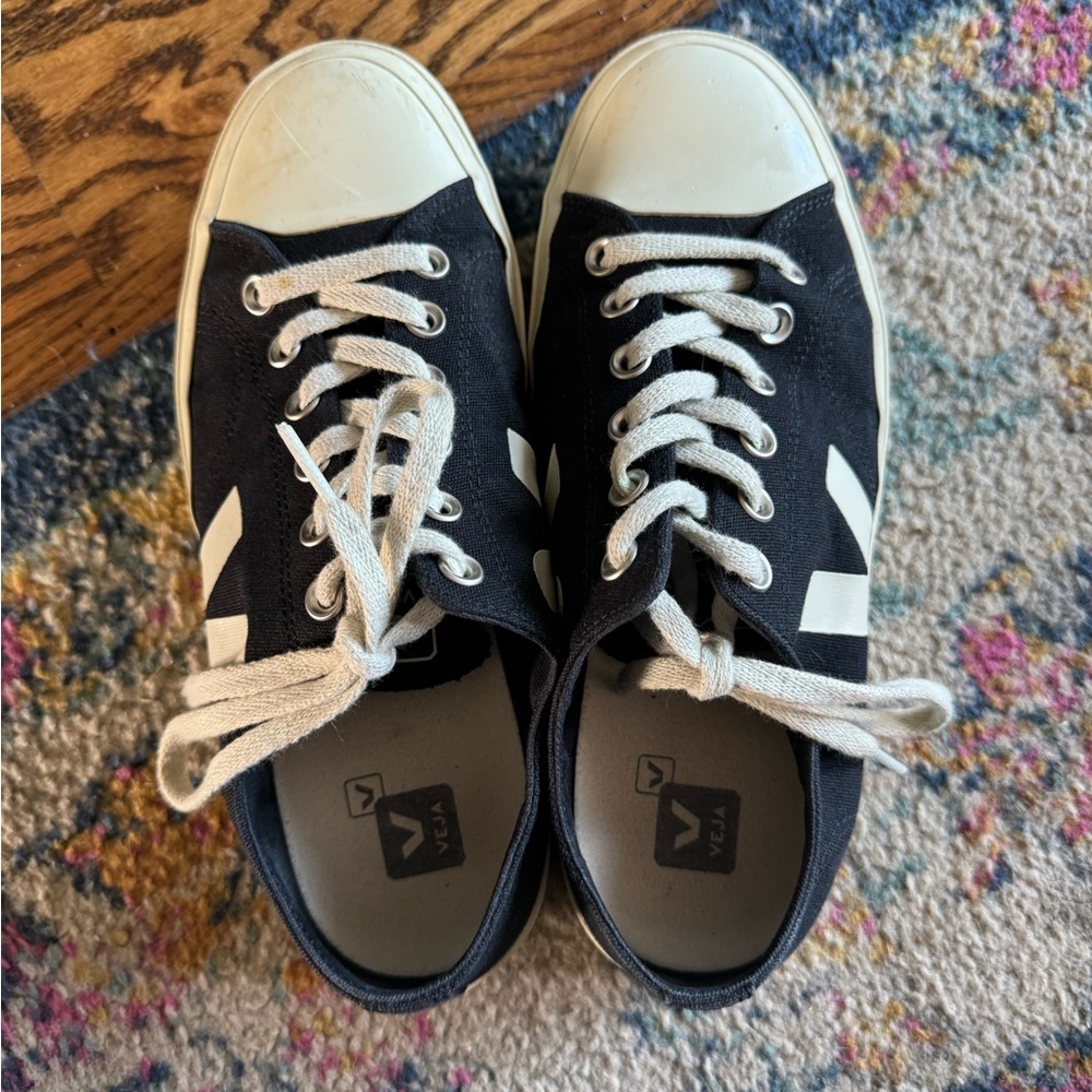 VEJA Watt II Low Top Sneakers